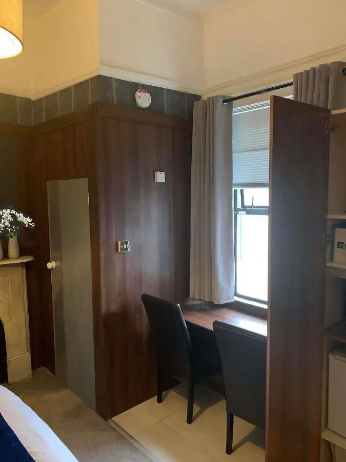 Apartment Upstairs Studio - Private Kitchenette And Small En-Suite Dublin