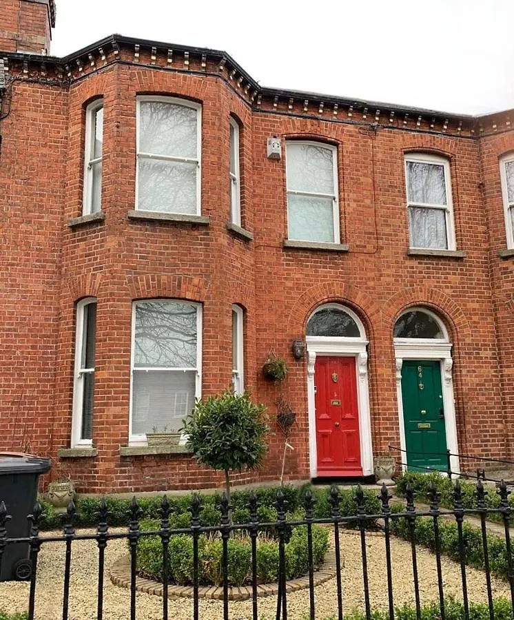 Upstairs Studio - Private Kitchenette And Small En-Suite Dublin