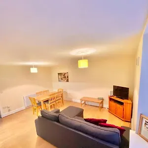 2 Bed In Centre Apartamento