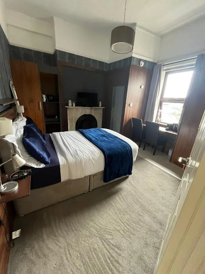 Upstairs Studio - Private Kitchenette And Small En-Suite Dublin 0*,  Irlande